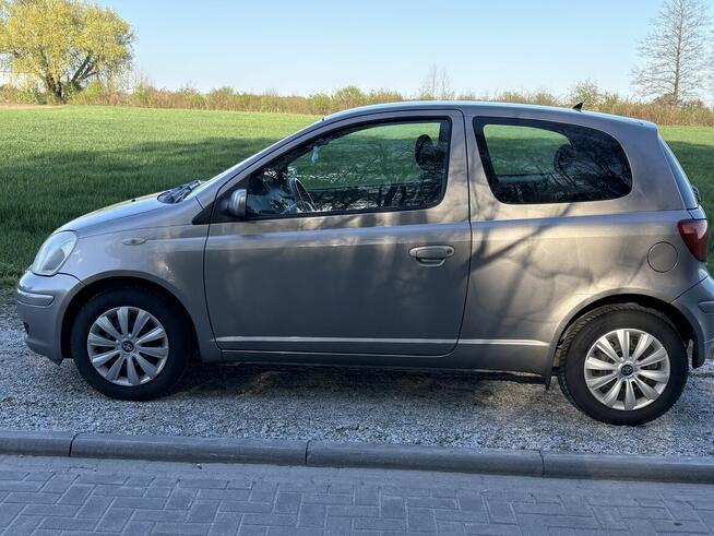 Toyota Yaris 2005r, 1.3 VVT-i, automat Błażejewo - zdjęcie 1