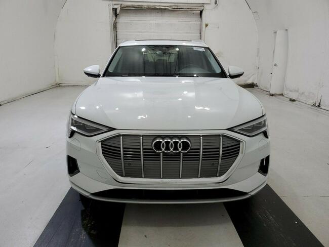Audi e-tron Katowice - zdjęcie 2