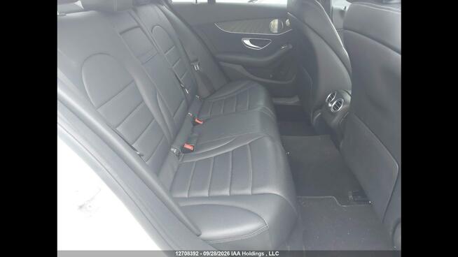 Mercedes C 300 4Matic / pakiet AMG / niski przebieg Warszawa - zdjęcie 11