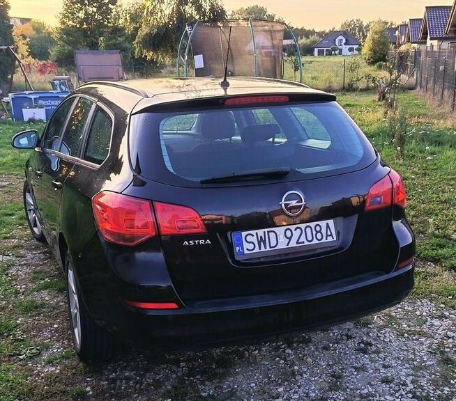 Opel Astra IV 1.6 Benzyna Kombi Gorzyce - zdjęcie 2