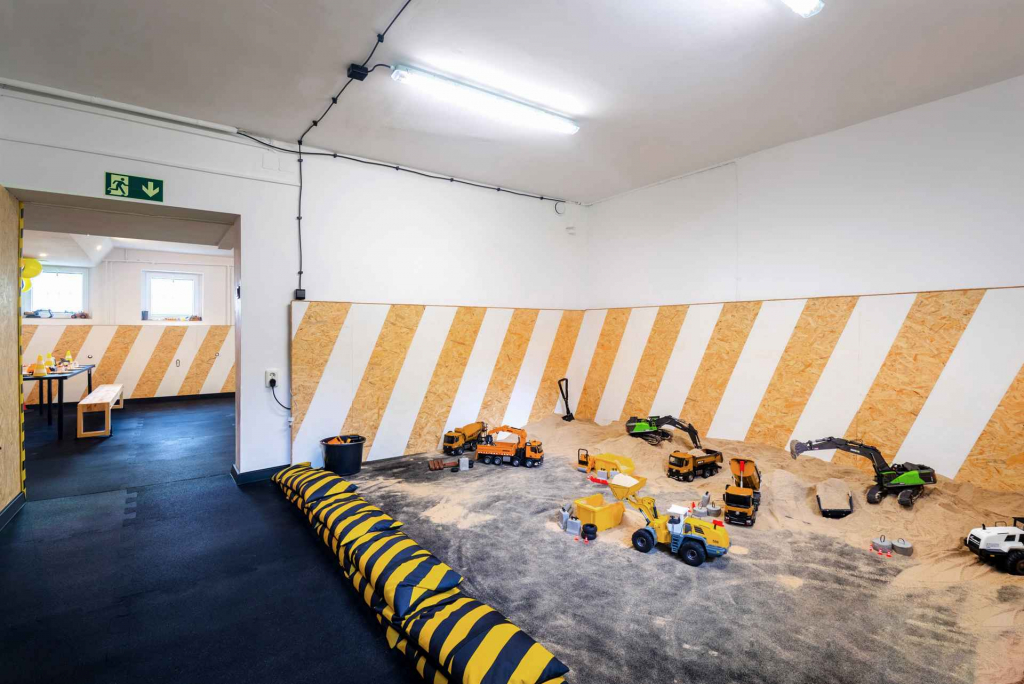 sala zabaw / sala urodzinowa / na budowie / urodziny dla dzieci Krzyki - zdjęcie 6