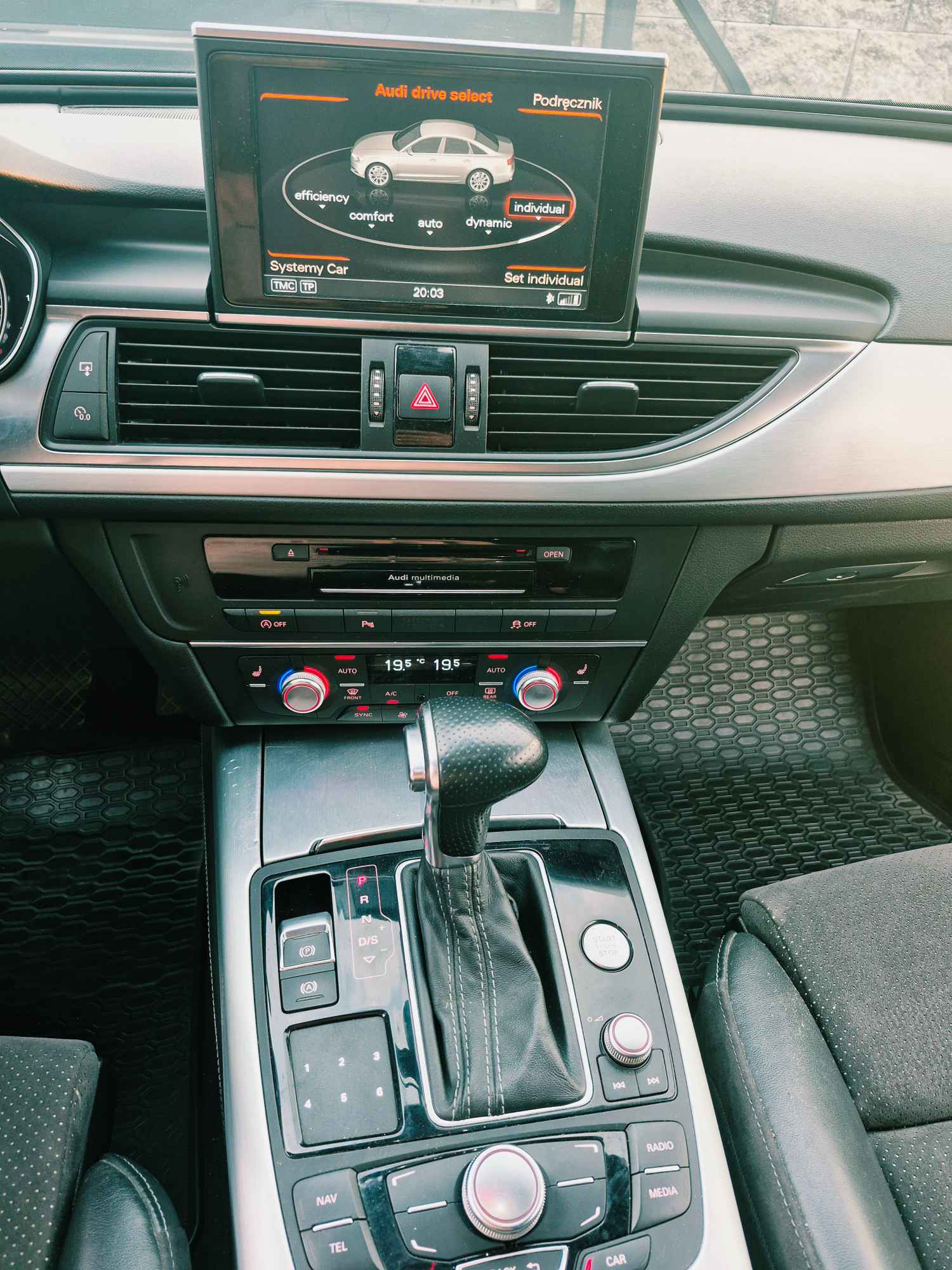 Audi A6 C7 poliftowy - Full LED, alcantara, automat Klembów - zdjęcie 9