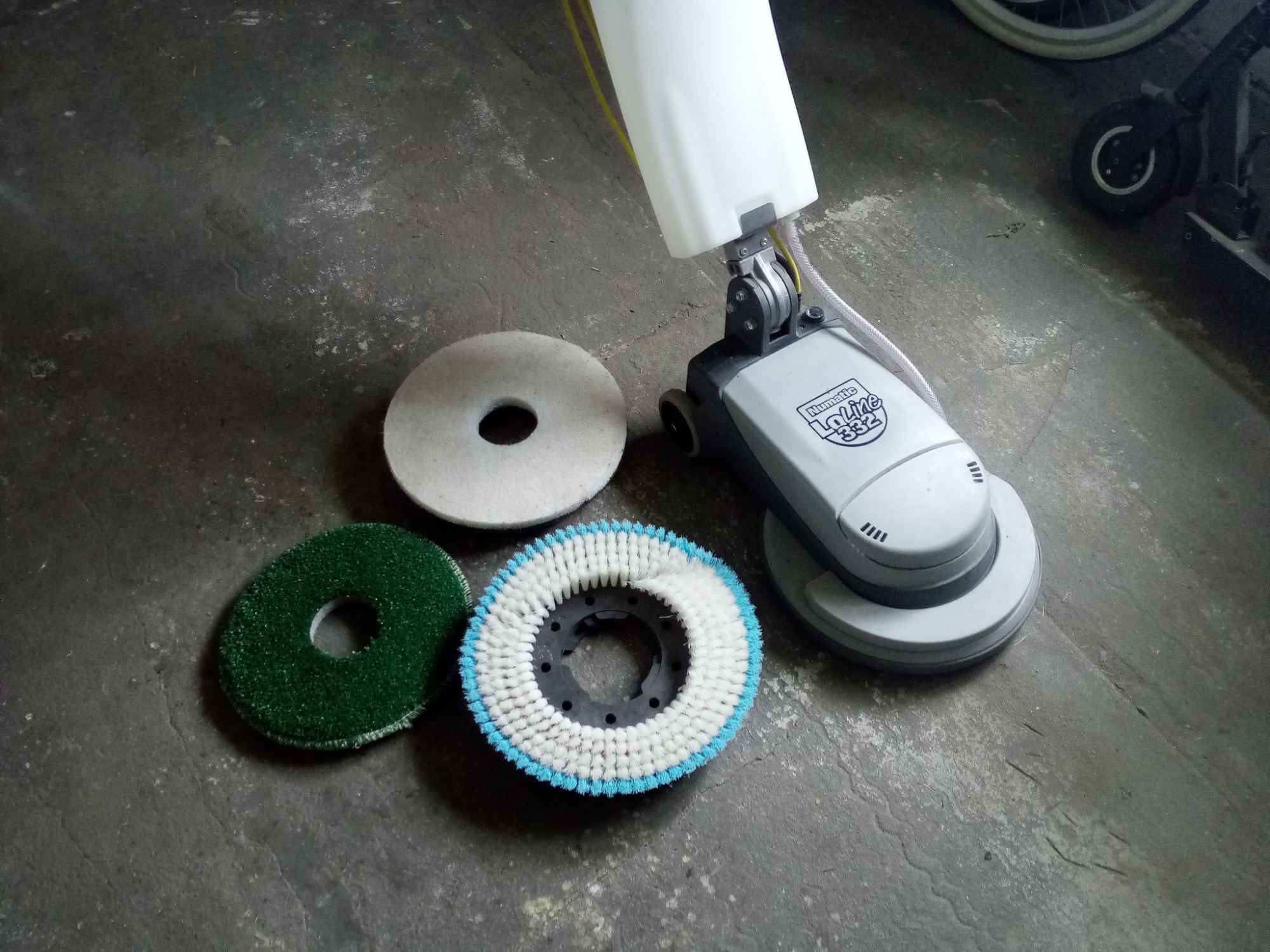 Numatic NLL 332 Ostrołęka - zdjęcie 1