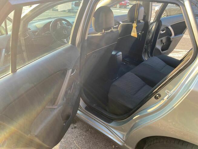 Toyota Avensis 2.0 D-4D kombi 2013 Śródmieście - zdjęcie 1