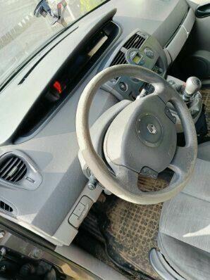 Syndyk sprzeda udział 1/2 w Renault Megane Scenic Warszawa - zdjęcie 5