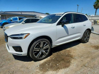 Volvo XC 60 / AWD / bogata wersja / niski przebieg
