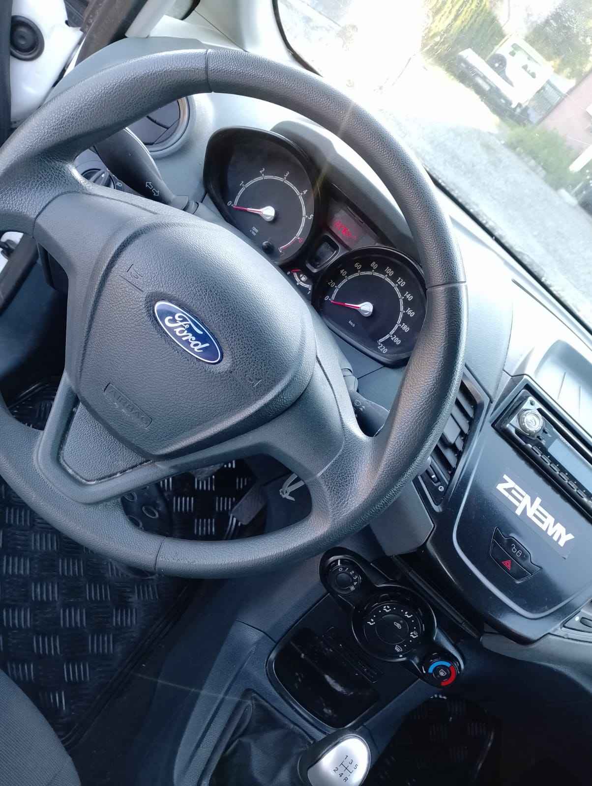 Sprzedam samochód Ford Fiesta Radziechowy - zdjęcie 5