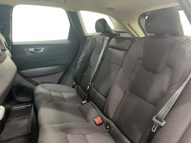 Volvo XC 60 B4 B Momentum Pro Warszawa - zdjęcie 12