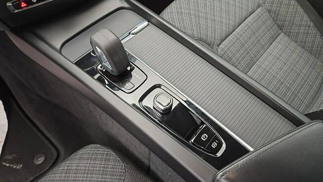 Volvo V60 2.0 B3 B Momentum Pro ! Z Polskiego Salonu ! Faktura VAT ! Warszawa - zdjęcie 12