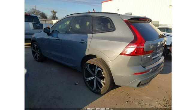 Volvo XC 60 / B5 R-DESIGN / Virtual cockpit / niski przebieg / Tarnów - zdjęcie 7