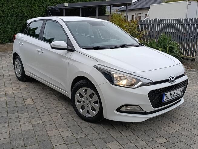 Hyundai i20 benzyna mały przebieg Konarzyce - zdjęcie 1