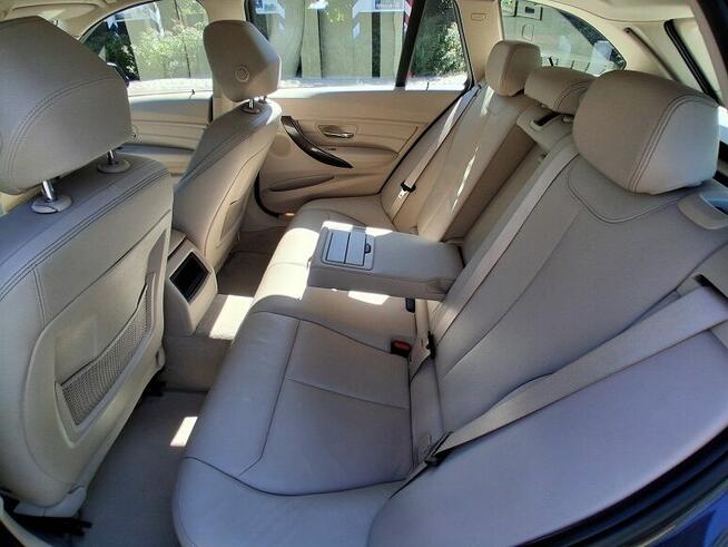 BMW 320d 184KM Modern X-Drive Jasne Skóry Navi El klapa Zare Słupca - zdjęcie 11