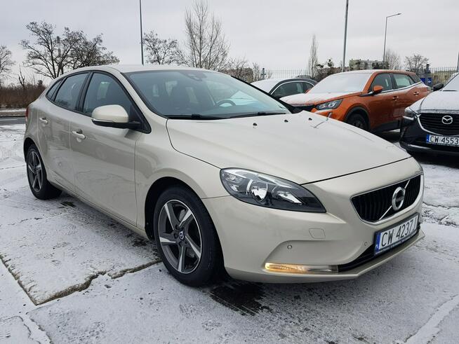 Volvo V40 2,0 T2 Benzyna Nawigacja Skóry Zarejestrowany Gwarancja Włocławek - zdjęcie 3