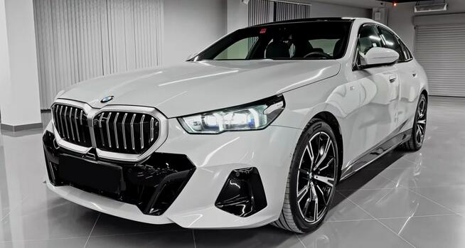 520d xDrive  Dostępne od ręki, rabat 81 065 zł , Pakiet sportowy M Warszawa - zdjęcie 1