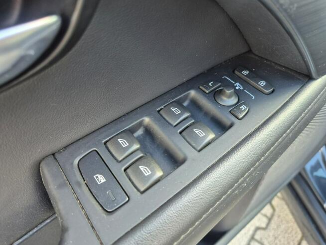 Volvo V70 D3 - SUMMUM - BEZWYPADKOWY - SERWIS NA PONAD 40 TYS - TOP! Łaziska Górne - zdjęcie 8