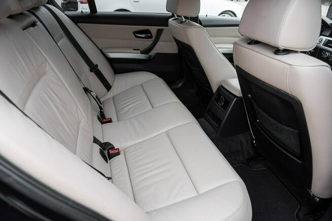 LCI 3.0i 325i 218KM ! Full Opcja ! Super Stan ! Opłacona ! Zwoleń - zdjęcie 9