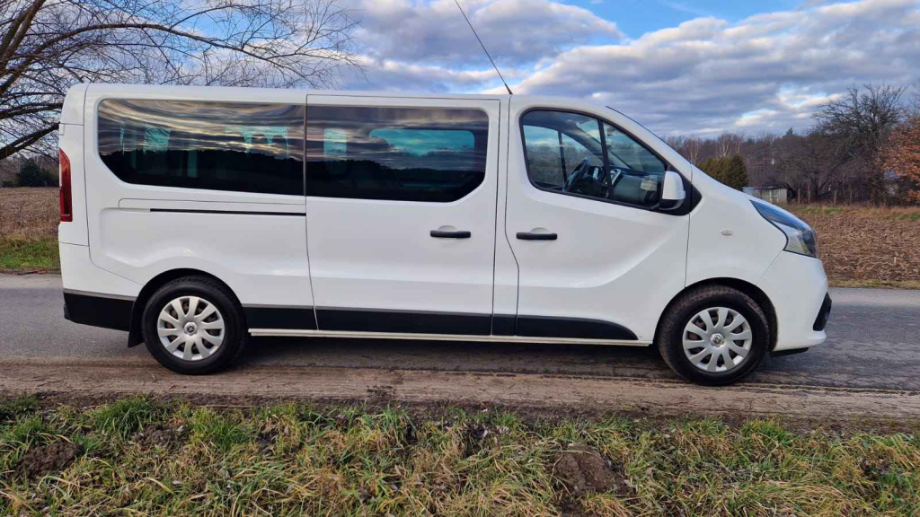 Wynajem busa, wypożyczalnia busów 9-osobowych Góra Kalwaria - zdjęcie 5