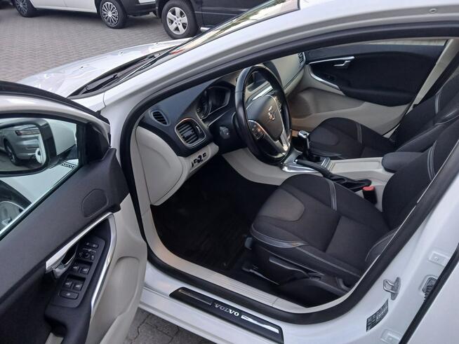 Volvo V40 1.6HDI alufelgi tempomat klimatronik czujniki stan BDB Gryfino - zdjęcie 9
