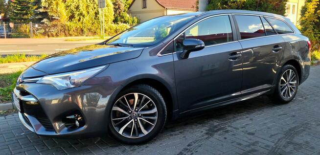 Toyota Avensis 2.0 D4D 143 KM Led Klima PdC Import Raty Opłaty !!! Łęczyca - zdjęcie 4