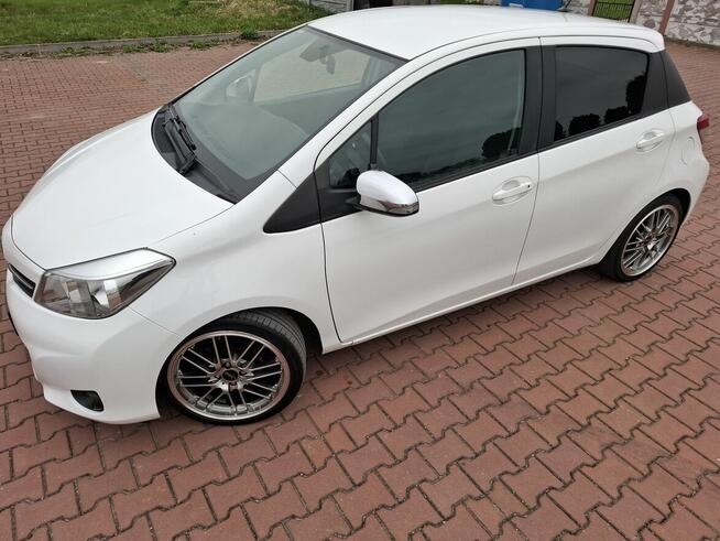 Toyota Yaris 1.33 VVT-i 99KM_Serwis_Super Stan Pawłów - zdjęcie 11