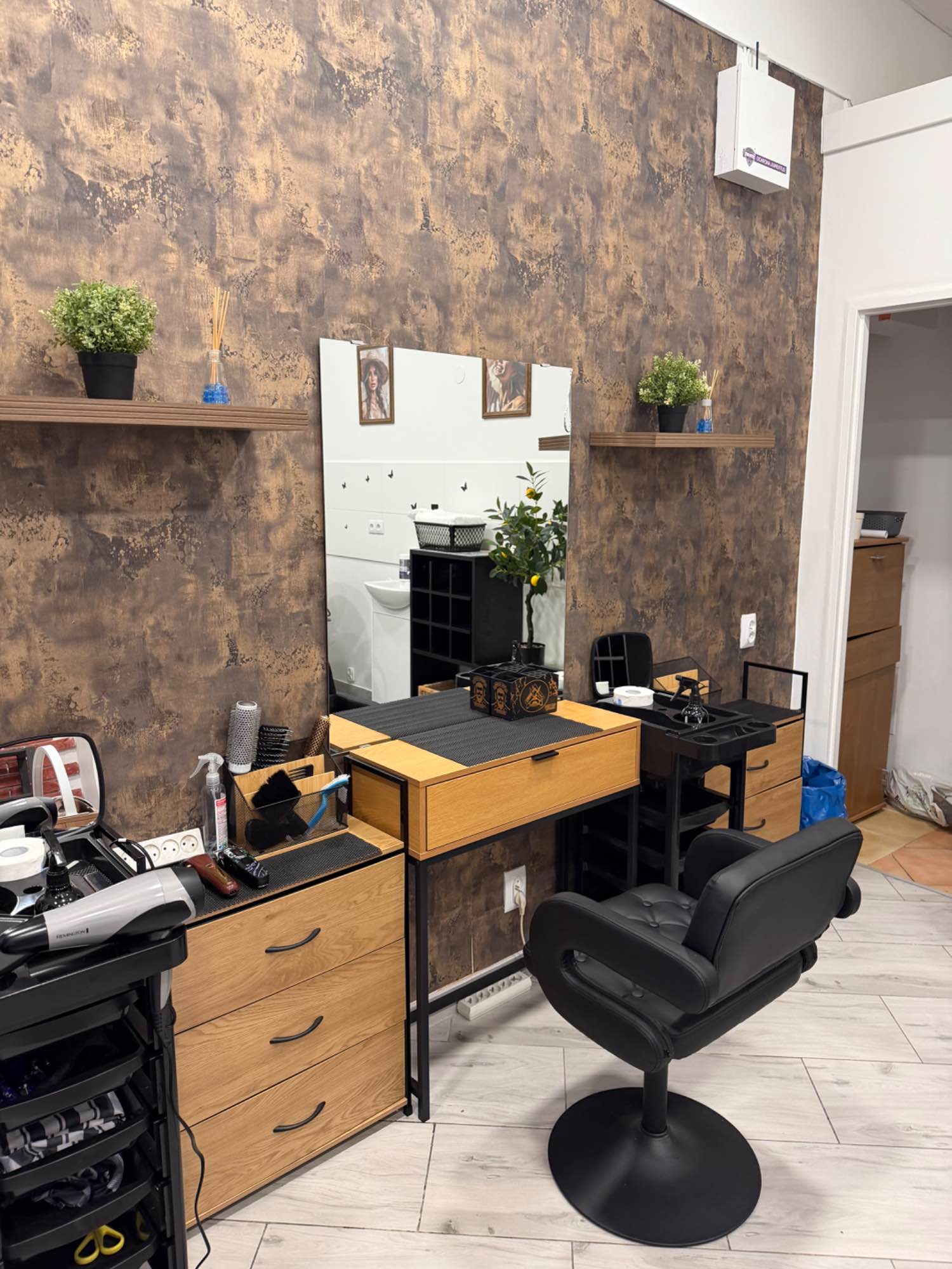 Salon fryzjerski Podgórze - zdjęcie 1
