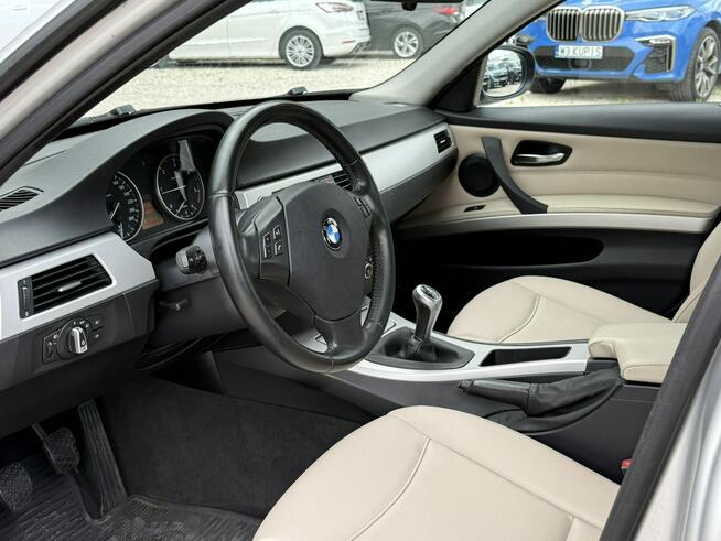 318d 136kM! Manual! Skórzane fotele! Dwustrefowa klimatyzacja! Pęcice - zdjęcie 9