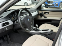 318d 136kM! Manual! Skórzane fotele! Dwustrefowa klimatyzacja! Pęcice - zdjęcie 9