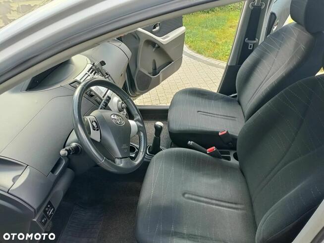 Toyota Yaris 1.3 VVT-i Luna Zielona Góra - zdjęcie 11