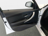 BMW 318 i Touring 136KM M6 2019 r., salon PL, przebieg 192tys.km Swarzędz - zdjęcie 11