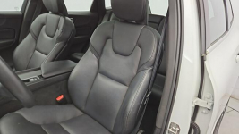 Volvo XC 60 B4 D Momentum Pro aut ! Z Polskiego Salonu ! Faktura Vat ! Warszawa - zdjęcie 11