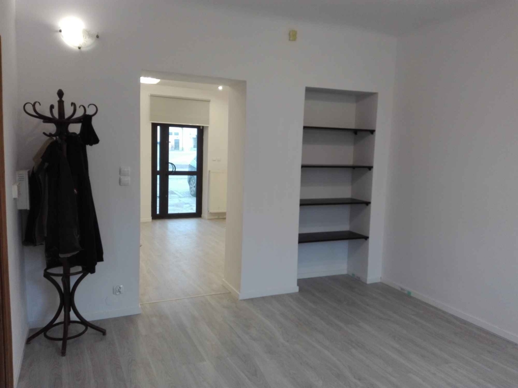 Wynajmę na biuro , salon 50m2 Zielonka - zdjęcie 3