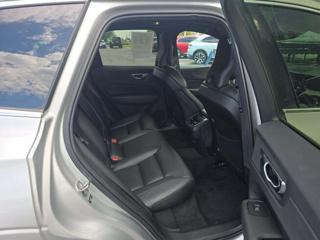 Volvo XC 60 INSCRIPTION / AWD / T6 / niski przebieg Białystok - zdjęcie 8