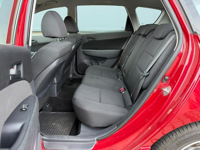 Hyundai i30 CW 1.4 16V 109KM Kombi I właściciel Niski przebieg Wrocław - zdjęcie 8