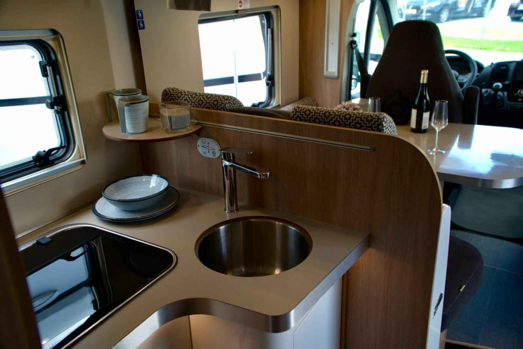 Wynajem kamperów, kampervanów, przyczep kempingowych Ceków - zdjęcie 2