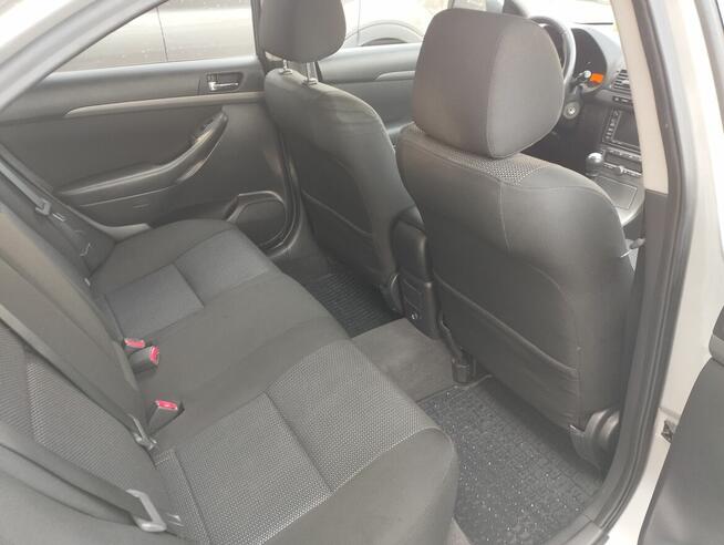 Toyota Avensis 2.0d4d 126kM Navi Hak Warszawa - zdjęcie 6