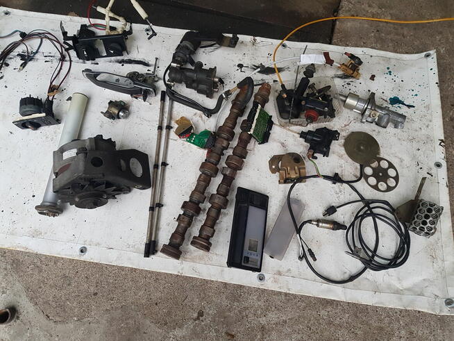 wałki rozrządu mercedes w126 4200 SE 1986 r. Zwierzyn - zdjęcie 1