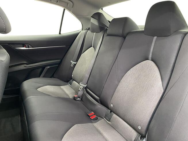 Toyota Camry 2.5 Hybrid Comfort CVT Sedan Warszawa - zdjęcie 12