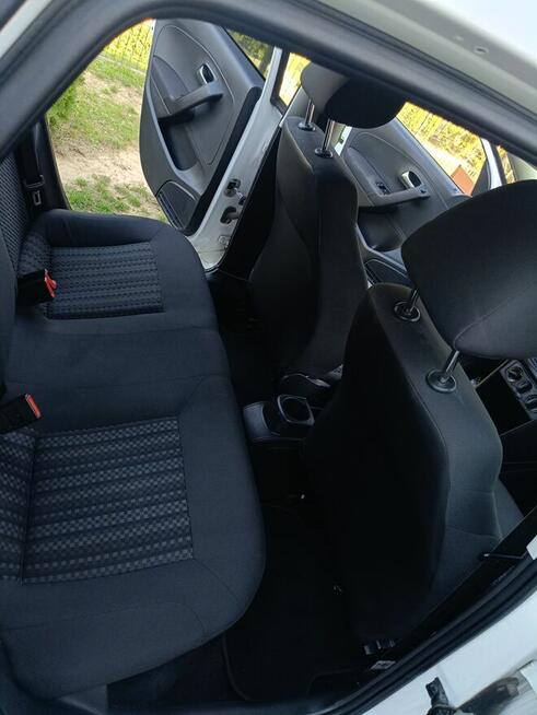 Volkswagen Polo 2014 r benzyna 1.0 system multimedialny Moderówka - zdjęcie 7