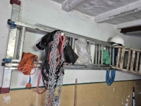 Syndyk sprzeda drabinę aluminiową trój elementową