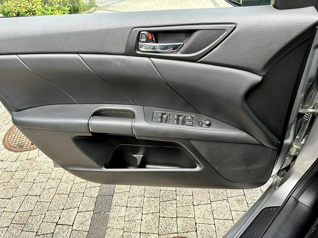 Suzuki Kizashi 2.4 4x2 178 KM Bogata wersja Keyless Go Skóry 2xPDC Wrocław - zdjęcie 10