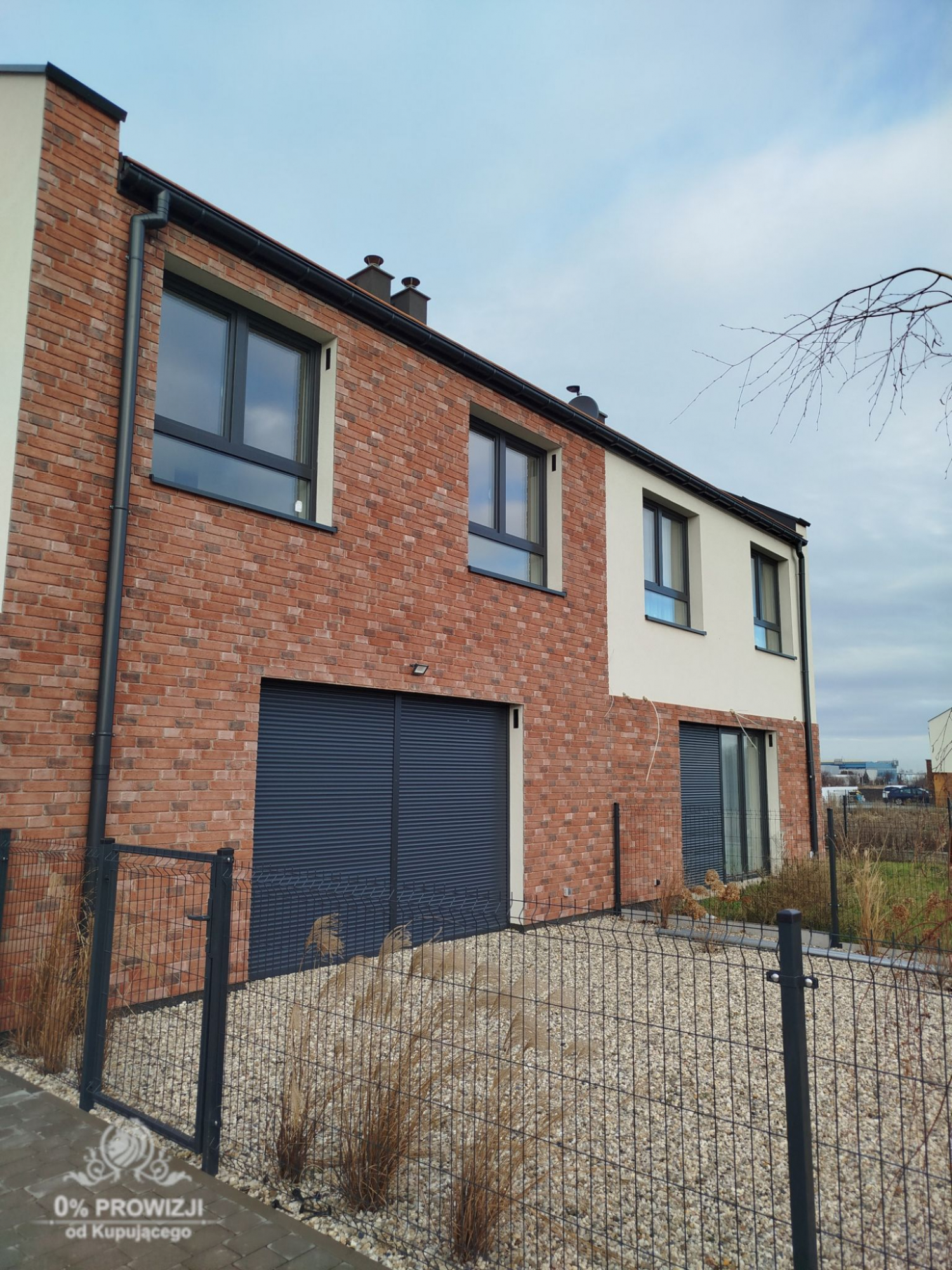 /Piękny domek w dobrej lokalizacji z ogrodem/garaż dwustanowiskowy Bielany Wrocławskie - zdjęcie 2