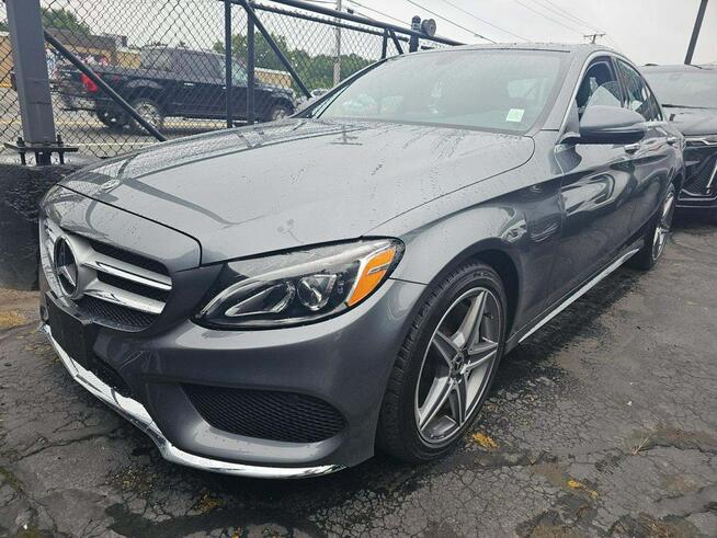 Mercedes C 300 4Matic / pakiet AMG / niski przebieg Chwaszczyno - zdjęcie 2