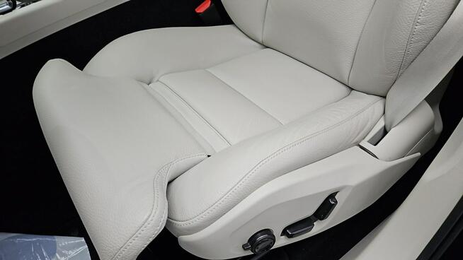 Volvo XC 60 B4 D Plus Bright aut  ! Z Polskiego Salonu ! Faktura Vat ! Warszawa - zdjęcie 12
