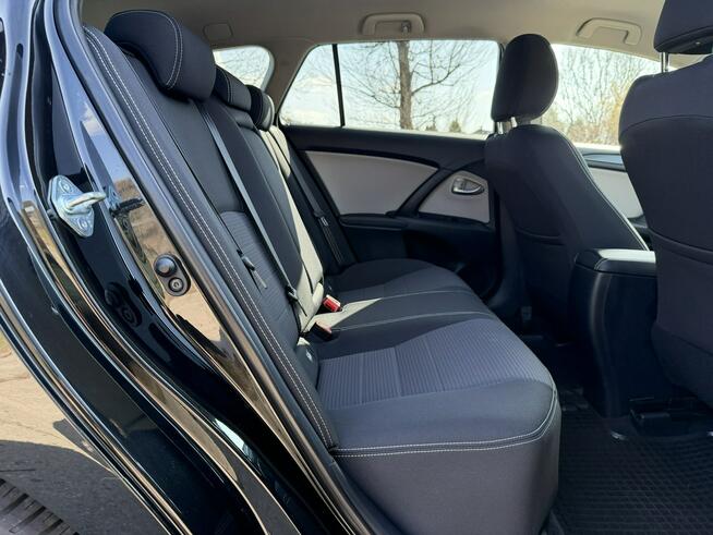 Toyota Avensis 2.0 D-4D Edition S Jaworzno - zdjęcie 11