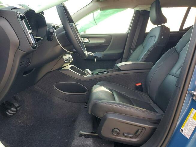 Volvo XC 40 Najwyższa wersja wyposażenia ULTRA / AWD / B5 Tarnów - zdjęcie 7