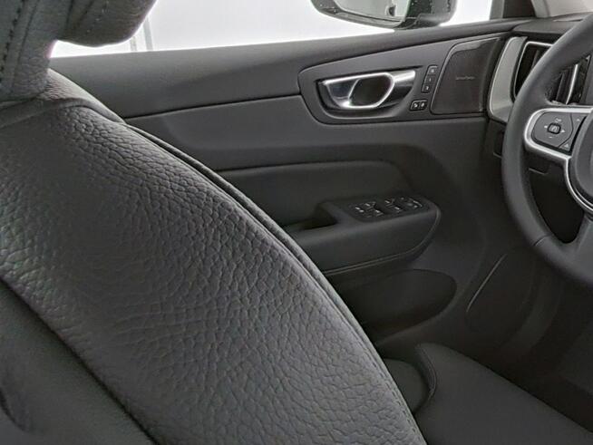Volvo XC 60 B5(B) AWD Core Tychy - zdjęcie 12