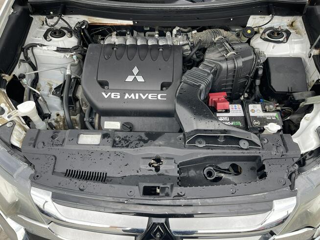Mitsubishi Outlander GT V6 AWD HAK Automat Skóra Kamera Podgrz. 7osob. Gliwice - zdjęcie 12
