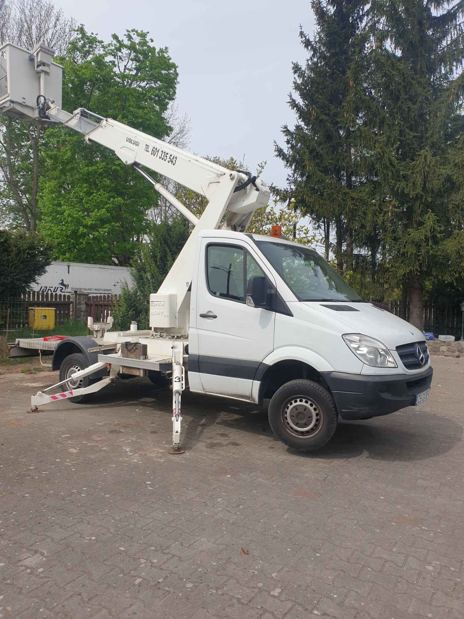 Usługa  podnosnikiem koszowym Szczecin - zdjęcie 1