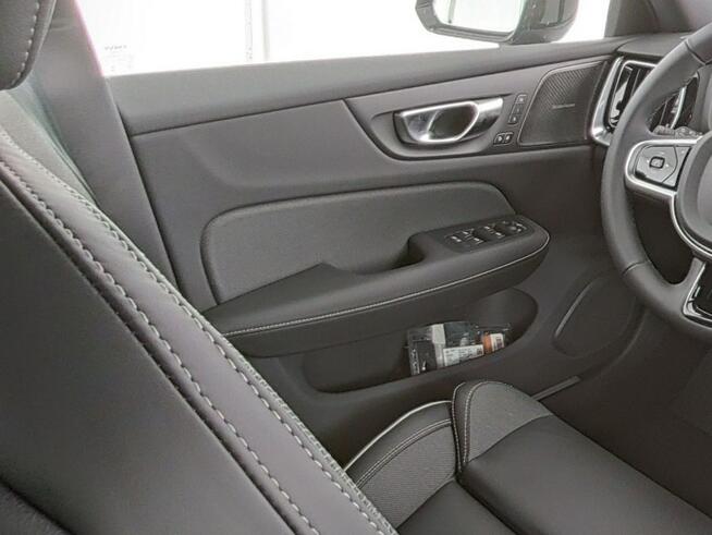 Volvo V60 B4(B) Plus Dark Tychy - zdjęcie 12