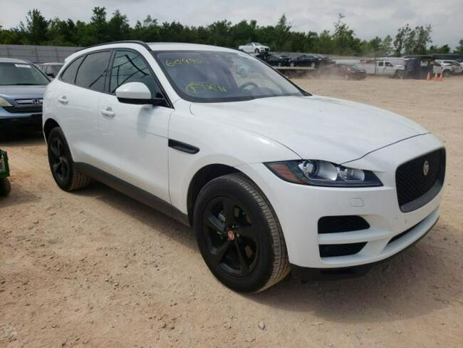 Jaguar F-Pace 2019, 2.0L, 4x4, Prestige, po gradobiciu Warszawa - zdjęcie 2